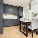 Apartment Spacious And Modern Paderewskiego With Air Conditioning By Renters