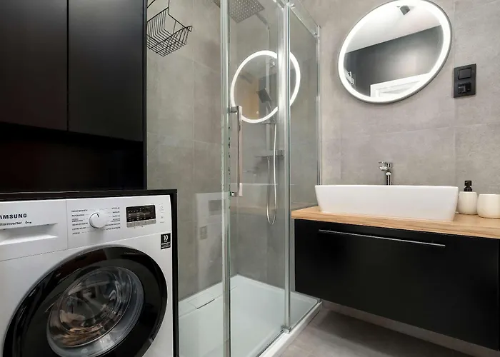 Spacious And Modern Paderewskiego With Air Conditioning By Renters Appartamento