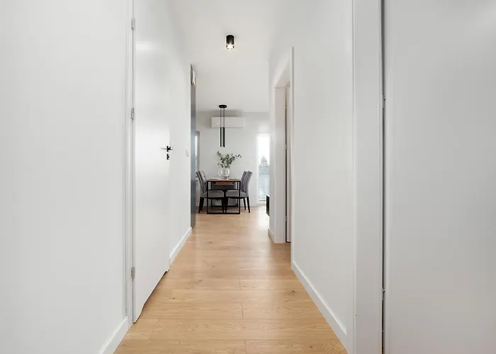 Spacious And Modern Paderewskiego With Air Conditioning By Renters Lägenhet